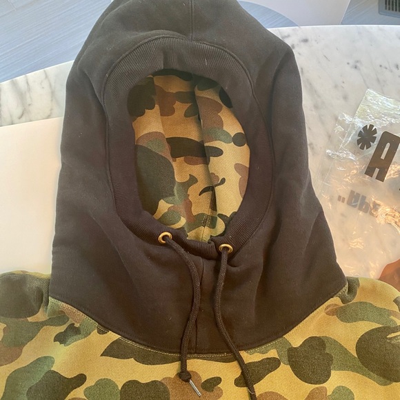 BAPE camo authentic sweatshirt!  New w tags! - Picture 2 of 11